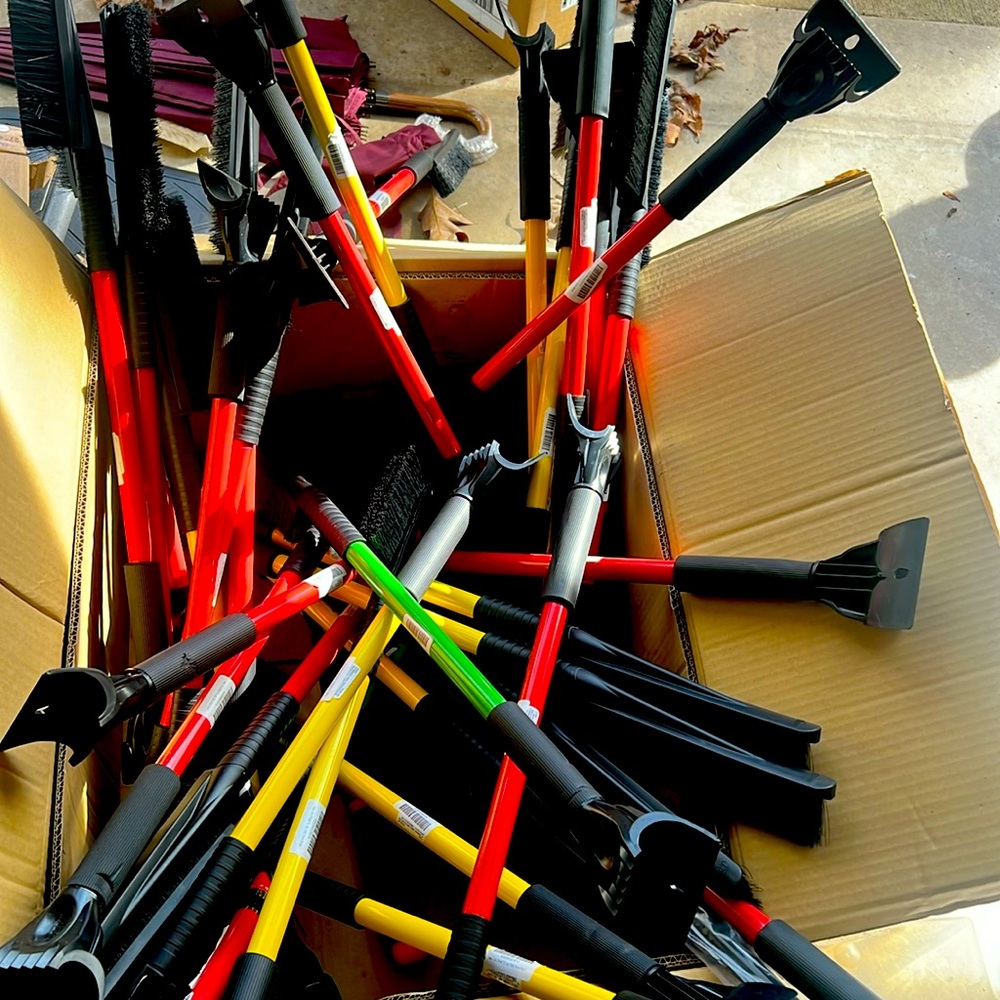 30 ice scrapers never been used